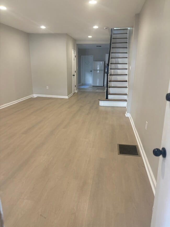 property at 5544 W Jefferson St