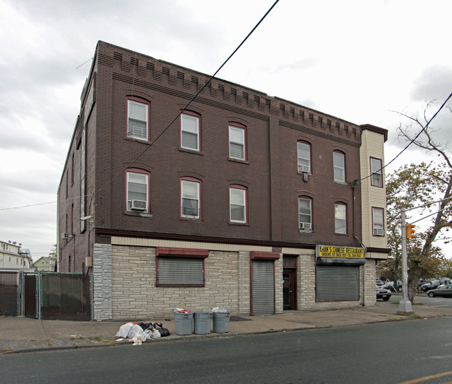 701-703 E Jersey St in Elizabeth, NJ - Building Photo - Building Photo