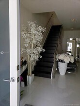 6660 NW 105th Ct-Unit -6660 in Doral, FL - Foto de edificio - Building Photo