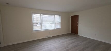 3 Maple Ave in Oxford, MA - Building Photo - Building Photo