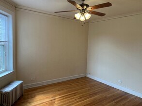 2043 N Cicero Ave, Unit 2S in Chicago, IL - Building Photo - Building Photo