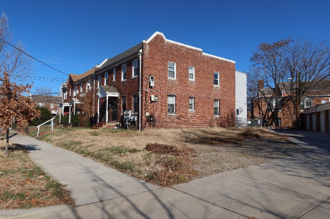 1706 17th St SE in Washington, DC - Building Photo - Building Photo