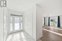 611 Rathburn Ln in Ottawa, ON - Building Photo - Building Photo