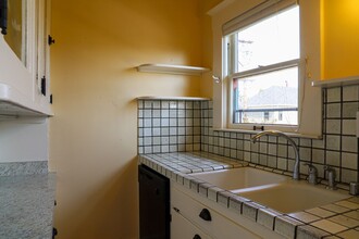 414 41st St in Oakland, CA - Foto de edificio - Building Photo