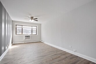 6758 N Sheridan Rd in Chicago, IL - Building Photo - Building Photo