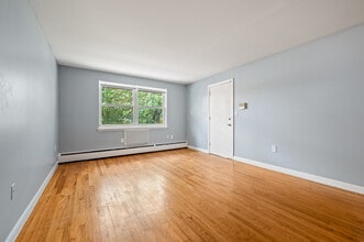 106 Central Ave in East Hartford, CT - Building Photo - Building Photo