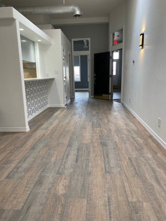 325 S Union Ave, Unit B