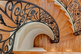 5410 Valerie St in Bellaire, TX - Building Photo - Building Photo