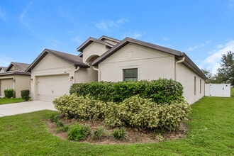 2443 Bracknell Forest Trail in Tavares, FL - Building Photo - Building Photo