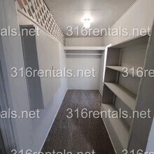 207 Second W in Newton, KS - Building Photo - Building Photo