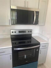 6410 Moss Way in Tampa, FL - Building Photo - Building Photo