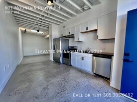 601 Mountain Rd NW in Albuquerque, NM - Building Photo