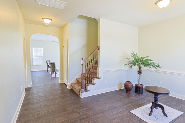 property at 1628 Mount Rainer Dr