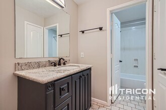 114 Crescent Bay Dr in League City, TX - Building Photo - Building Photo