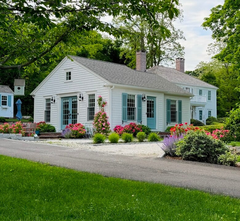 2 Grove St in Sandwich, MA - Building Photo
