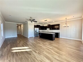 921 NE Hts Ln in Bentonville, AR - Building Photo - Building Photo