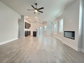 9425 Mattock in San Antonio, TX - Building Photo - Building Photo