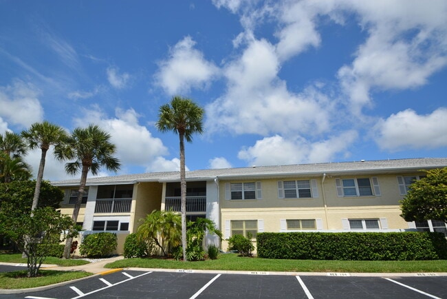 property at 915 Sonesta Ave NE
