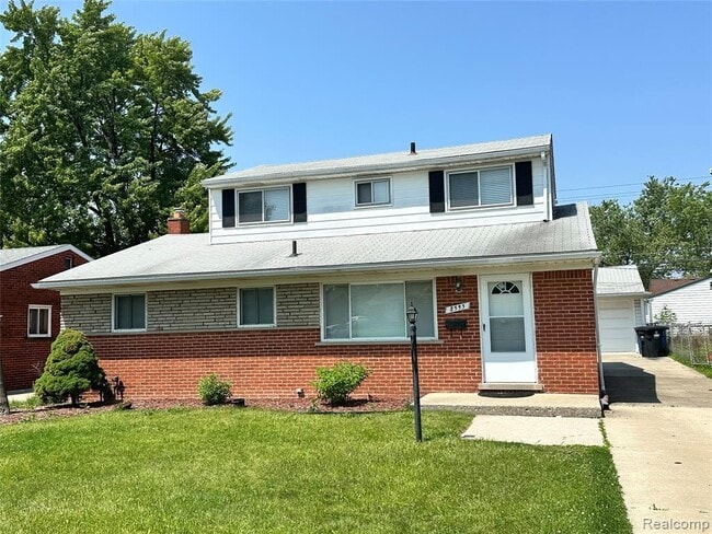 property at 8553 N Hubbard St