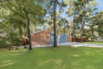 33 Crystal Lake Ln in Spring, TX - Building Photo - Building Photo