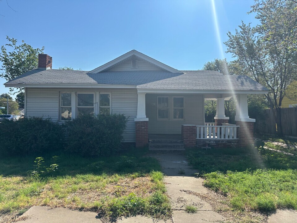 825 S Maryland St in Amarillo, TX - Building Photo