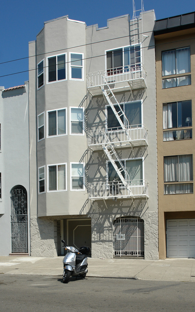 2466 Chestnut St in San Francisco, CA - Building Photo - Building Photo