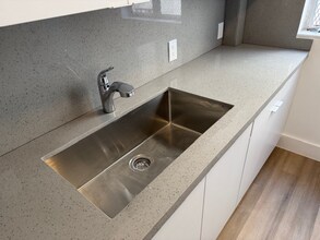 1044 Michigan Ave in Miami Beach, FL - Building Photo - Building Photo