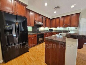 5421 Noyack Way in Sacramento, CA - Building Photo - Building Photo