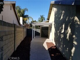 424 E Riverview Ave in Orange, CA - Building Photo