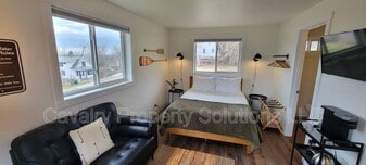 923 E Central Entrance in Duluth, MN - Building Photo