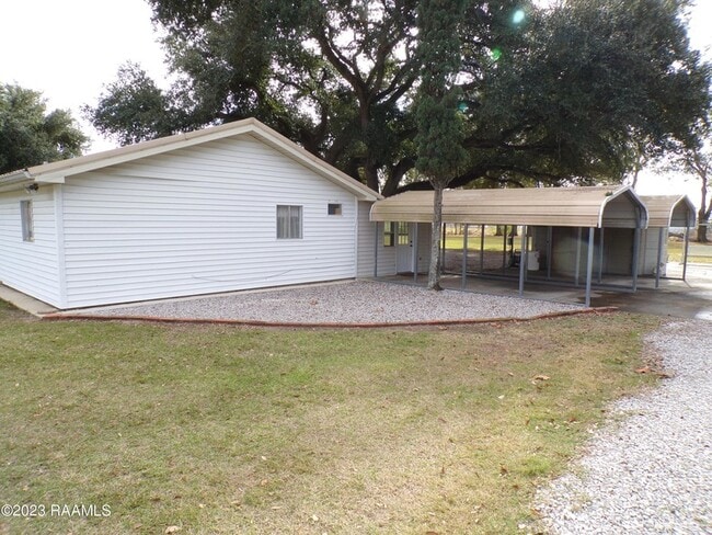 212 Thoroughbred Dr, Unit #2 in Lafayette, LA - Building Photo - Building Photo