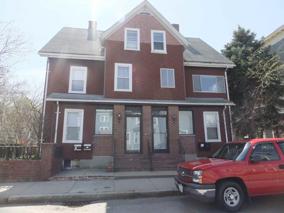 565 Putnam Ave in Cambridge, MA - Building Photo