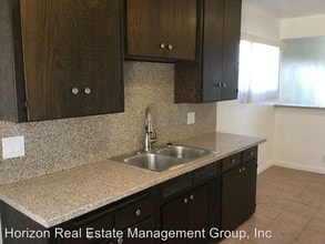 10643 Crenshaw Blvd in Inglewood, CA - Building Photo - Building Photo