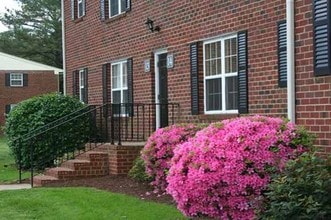 Wythe Creek in Poquoson, VA - Foto de edificio - Building Photo