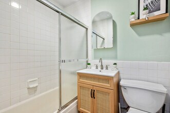424 W 48th St in New York, NY - Building Photo - Building Photo