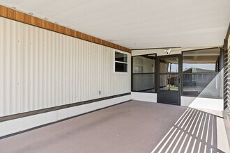 10034 Hamp Dr in Dade City, FL - Building Photo - Building Photo