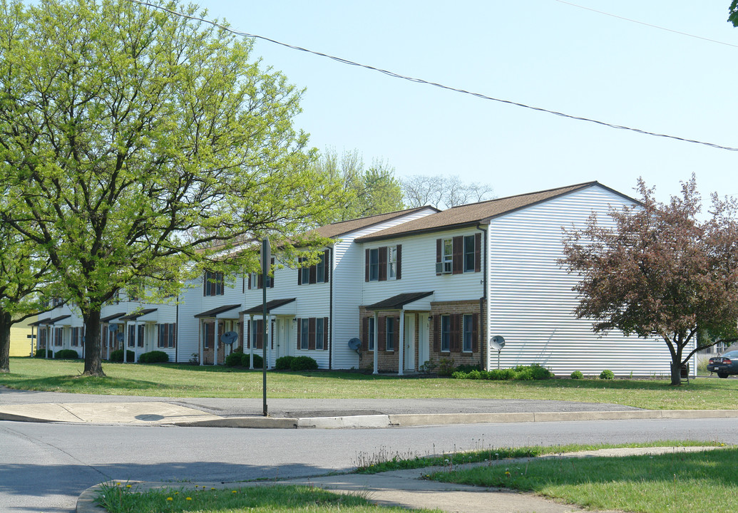 824 N High St in Selinsgrove, PA - Building Photo