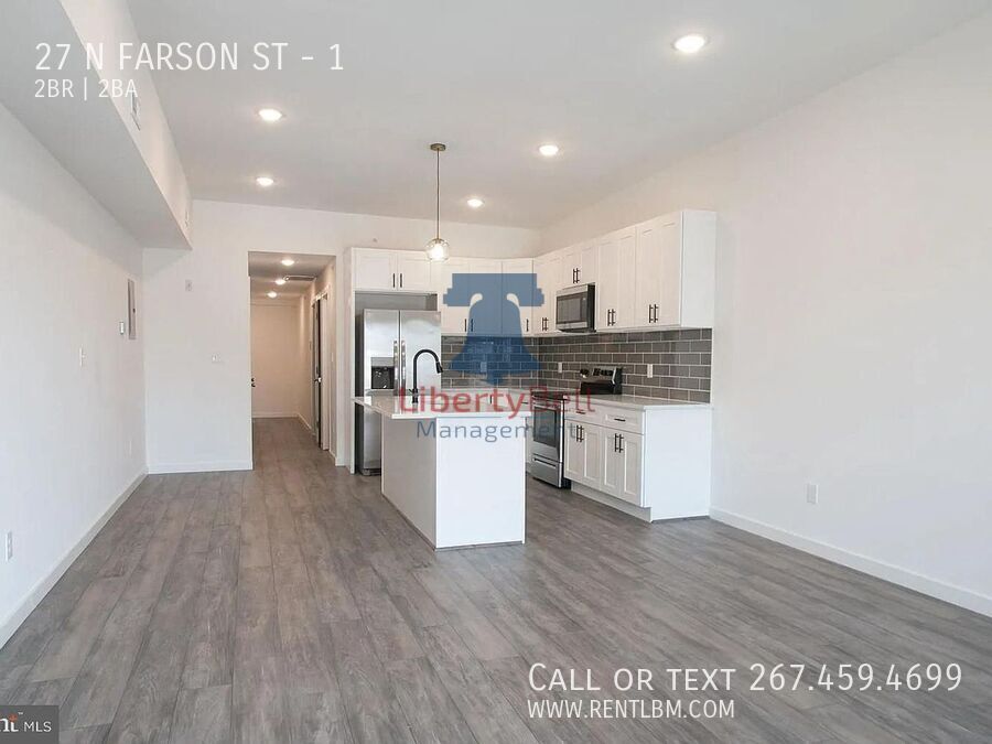 27 Farson St in Philadelphia, PA - Building Photo