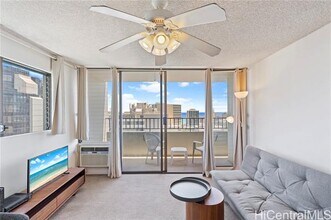 2240 Kuhio Ave. in Honolulu, HI - Building Photo - Building Photo