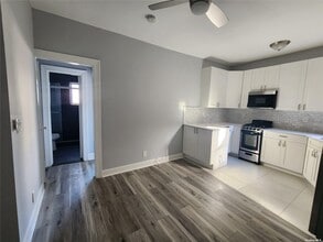 131 Lincoln Ave in Mineola, NY - Building Photo - Building Photo