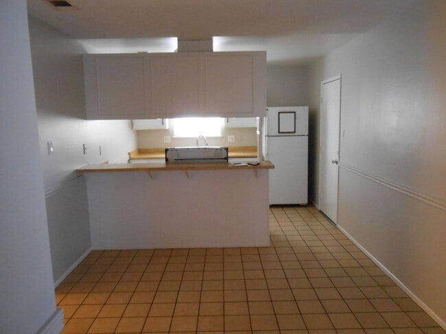 201 Huntly Rd in Las Vegas, NV - Building Photo - Building Photo