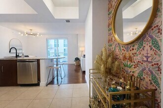 7280 SW 90th St, Unit 209 in Miami, FL - Building Photo - Building Photo