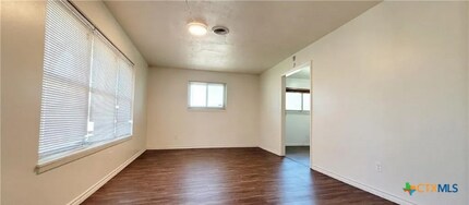 613 Cedar Dr in Copperas Cove, TX - Foto de edificio - Building Photo