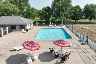 Ashley Oaks Apartments in Lafayette, IN - Building Photo