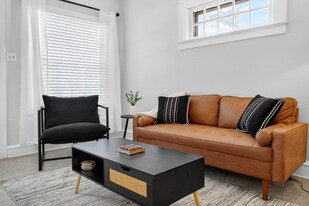 1561 Cordova Ave in Lakewood, OH - Building Photo