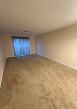 425 Abbott Farm Ln in Hudson, NH - Building Photo - Building Photo