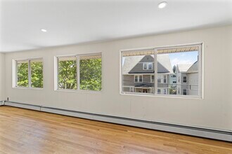 46 Dartmouth St, Unit #2 in Somerville, MA - Building Photo - Building Photo