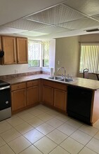 40 Oxford Ln in Palm Coast, FL - Building Photo - Building Photo