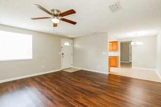 2834 Tanglewood Blvd in Orange Park, FL - Foto de edificio - Building Photo