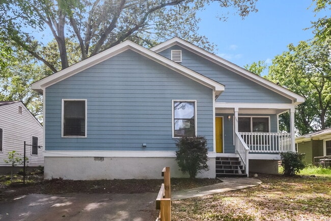 property at 700 S Grand Ave NW